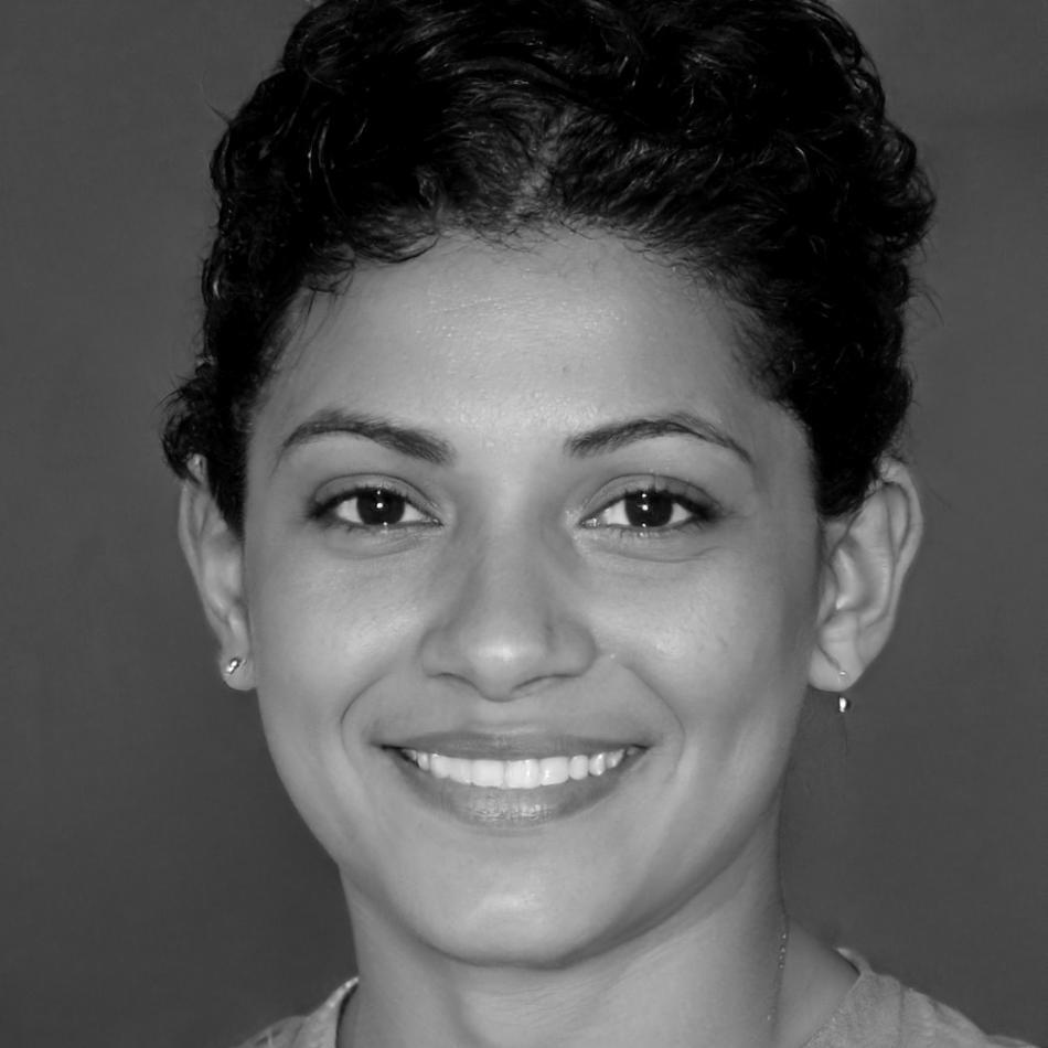 Mezun Selin Karadağ